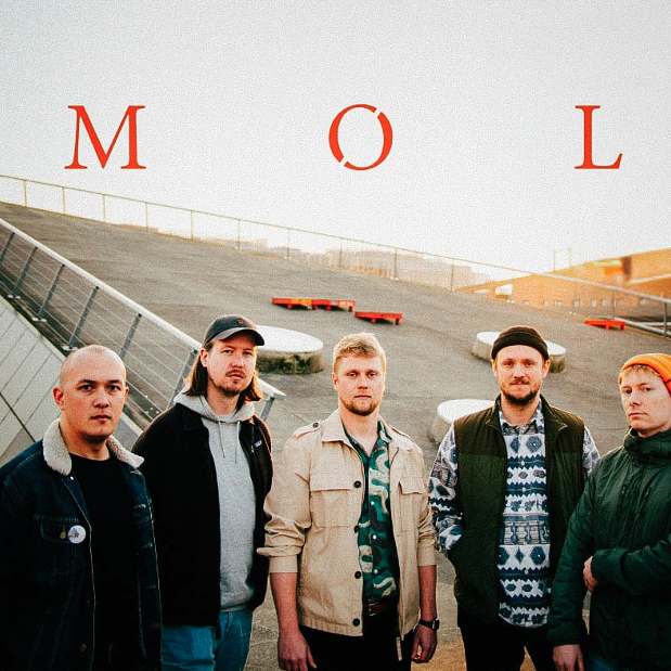MØL